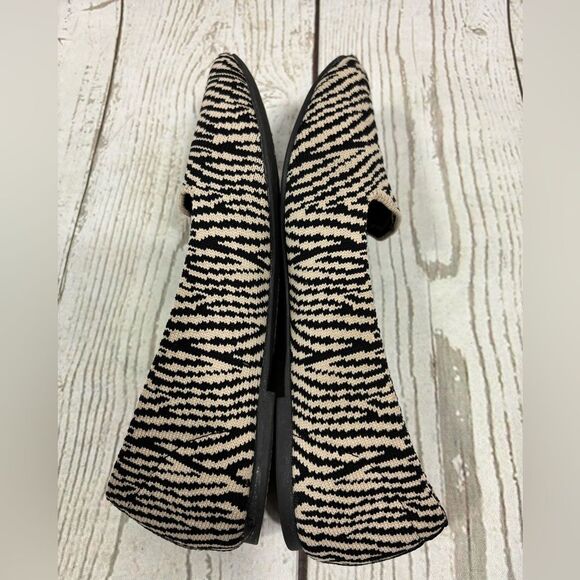 Skechers CLEO Knitty Zebra Natural Black Women's Ballet Flats Slip On Shoes - Picture 8 of 9